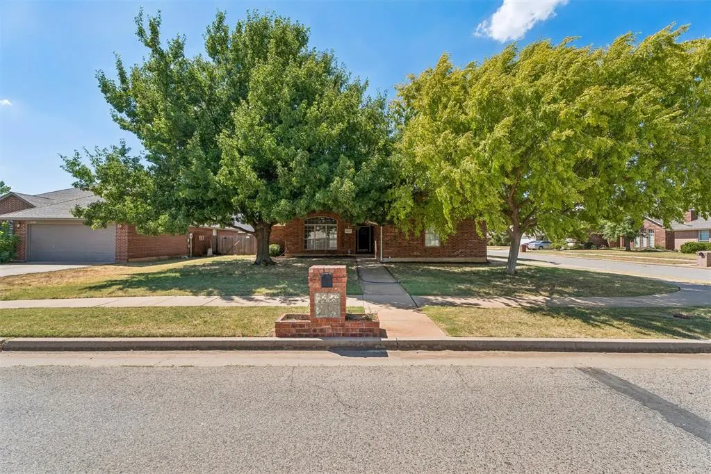 Photo 2 — 18113 Laurel Oak Drive, Edmond, OK 73012
