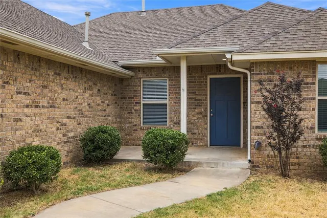 Photo 3 — 10612 Mountain Fork Drive, Yukon, OK 73099
