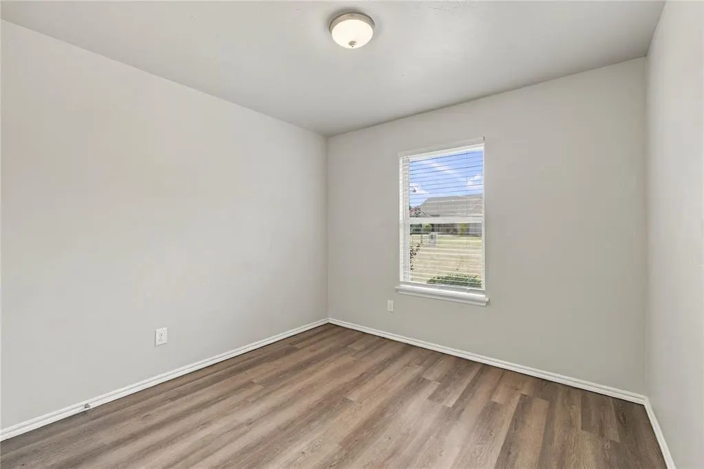 Photo 4 — 10612 Mountain Fork Drive, Yukon, OK 73099