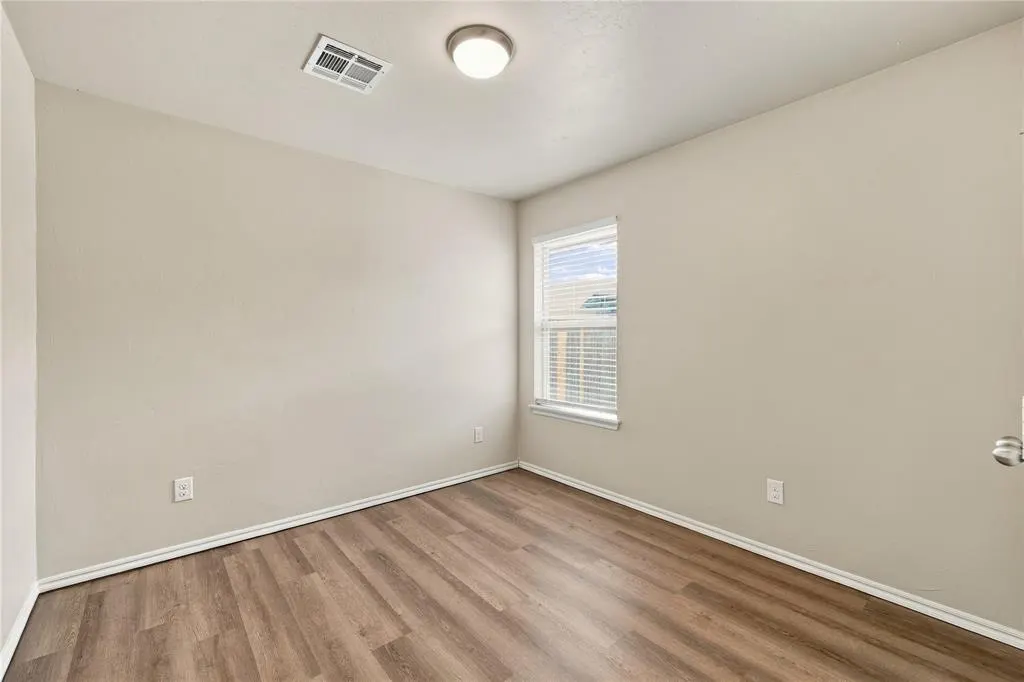 Photo 8 — 10612 Mountain Fork Drive, Yukon, OK 73099