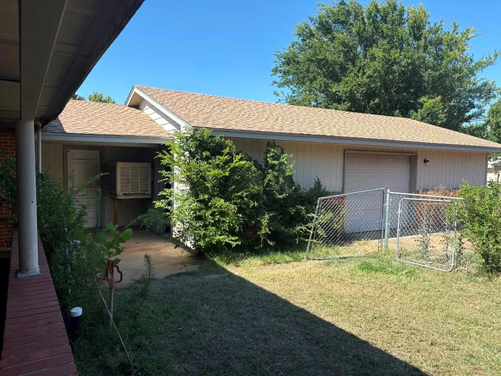 Photo 16 — 1442 22nd Street, Woodward, OK 73801