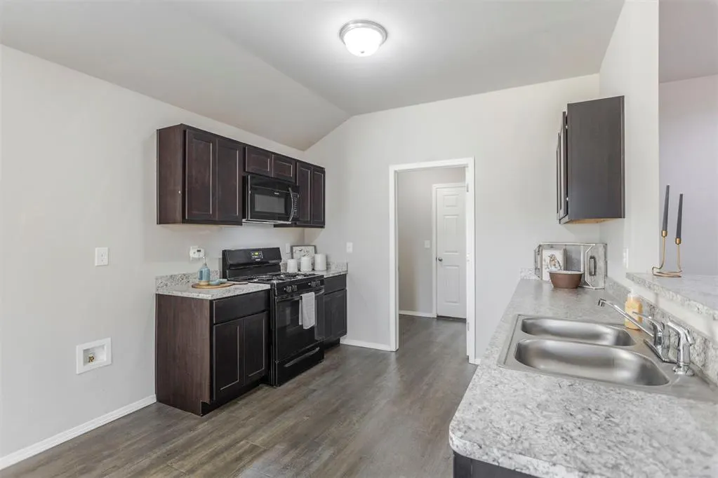 Photo 8 — 4108 Siena Ridge Boulevard, Oklahoma City, OK 73179