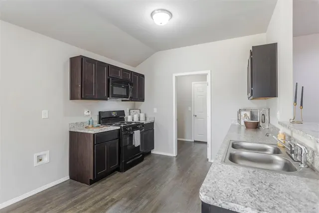 Photo 8 — 4108 Siena Ridge Boulevard, Oklahoma City, OK 73179