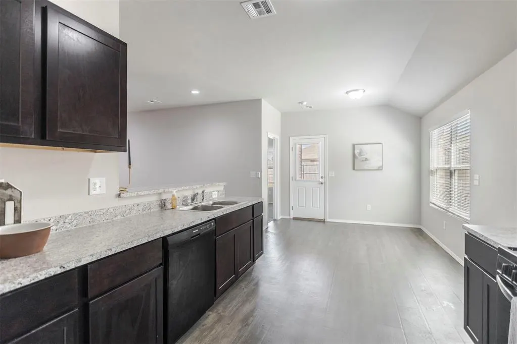 Photo 9 — 4108 Siena Ridge Boulevard, Oklahoma City, OK 73179