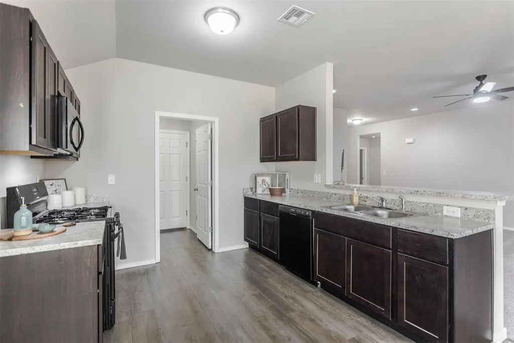 Photo 10 — 4108 Siena Ridge Boulevard, Oklahoma City, OK 73179