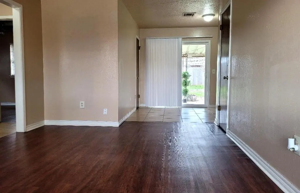 Photo 3 — 1501 City Avenue, Moore, OK 73160