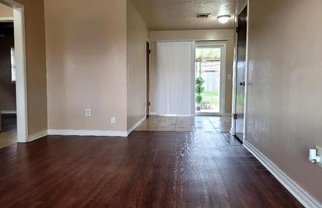Photo 3 — 1501 City Avenue, Moore, OK 73160