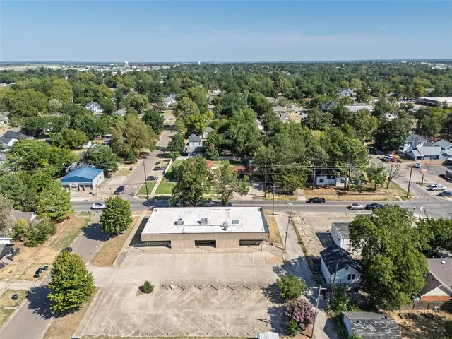 Photo 3 — 123 W Highland Street, Shawnee, OK 74801