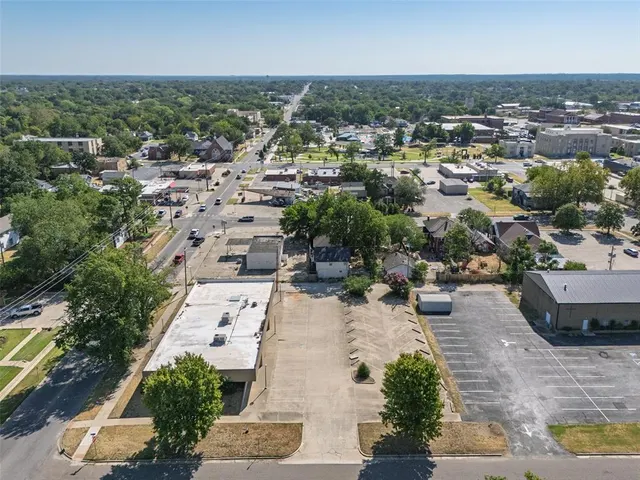 Photo 5 — 123 W Highland Street, Shawnee, OK 74801