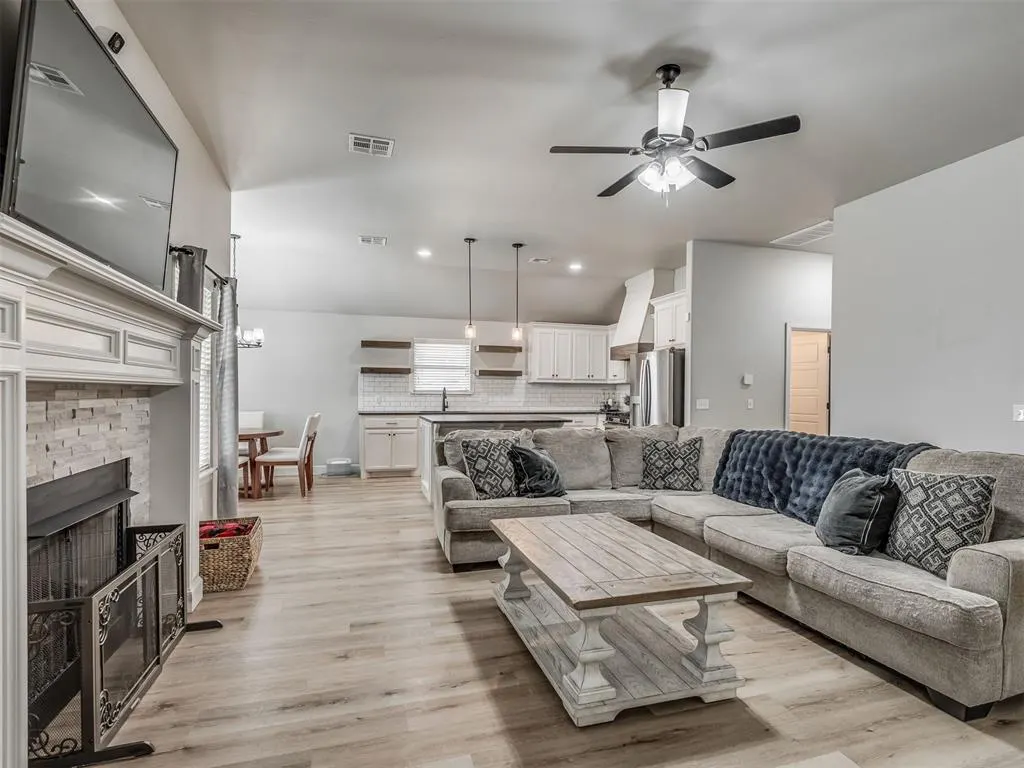 Photo 10 — 1915 Twisted Oak Court, Shawnee, OK 74804