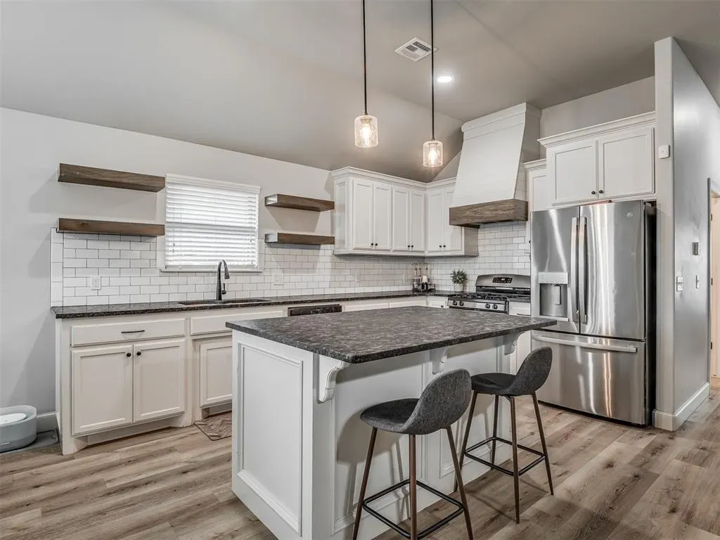 Photo 11 — 1915 Twisted Oak Court, Shawnee, OK 74804