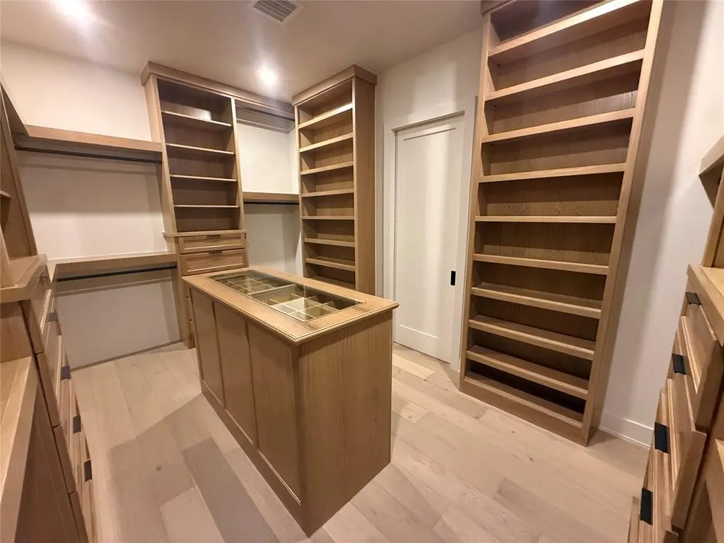 Photo 3 — 1601 Randel Road, Nichols Hills, OK 73116