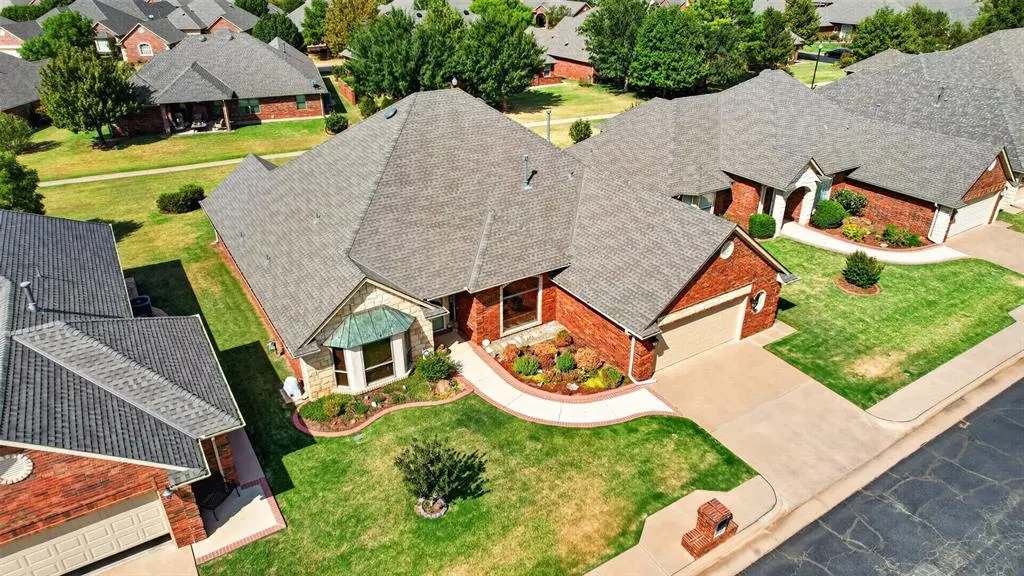 Photo 2 — 2621 NW 151st Street, Edmond, OK 73013