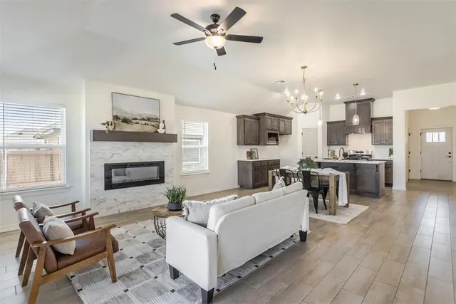 Photo 3 — 12009 NW 121st Circle, Yukon, OK 73099
