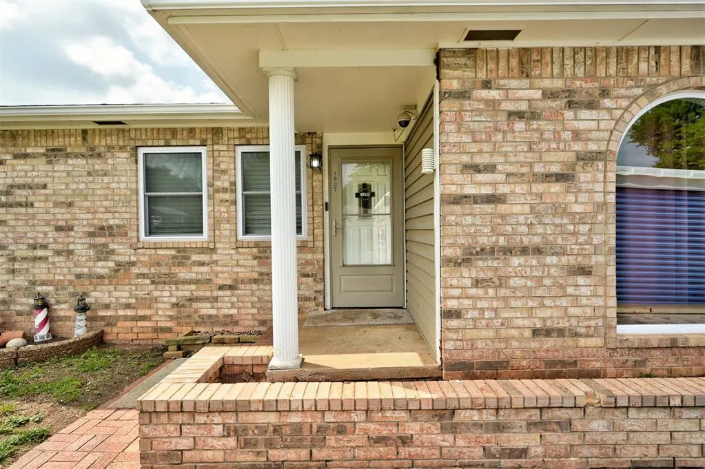 Photo 4 — 1827 W Vilas Avenue, Guthrie, OK 73044