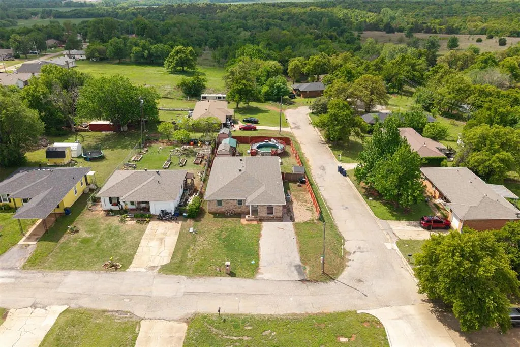 Photo 35 — 1827 W Vilas Avenue, Guthrie, OK 73044