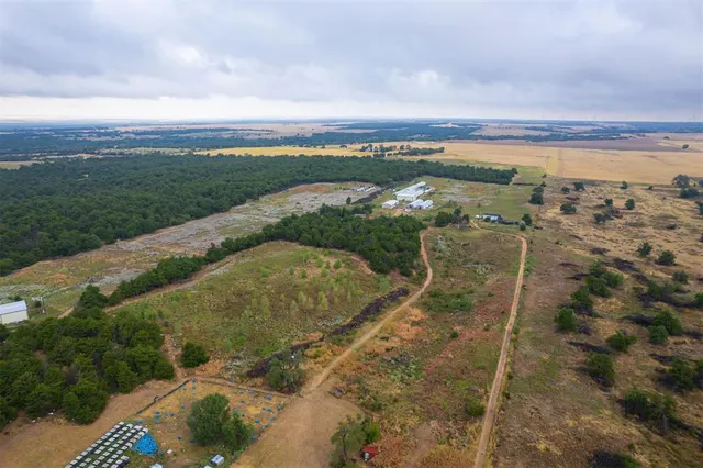 Photo 2 — 238471 E 780 Road, Oakwood, OK 73658