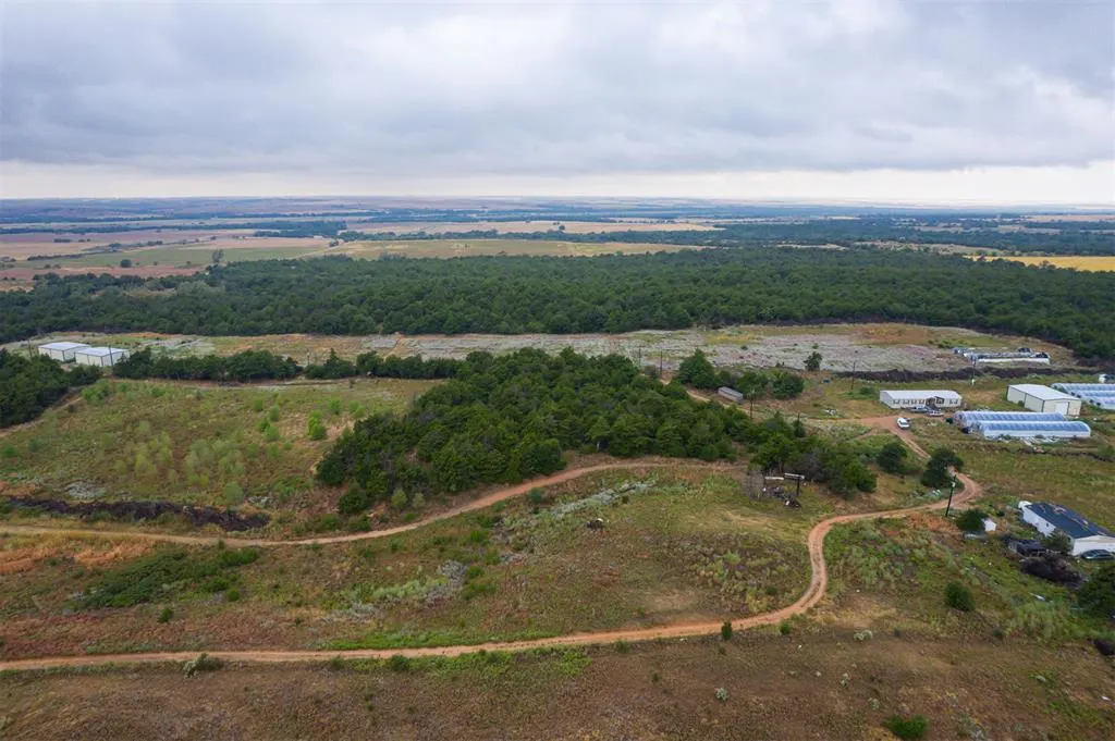 Photo 3 — 238471 E 780 Road, Oakwood, OK 73658