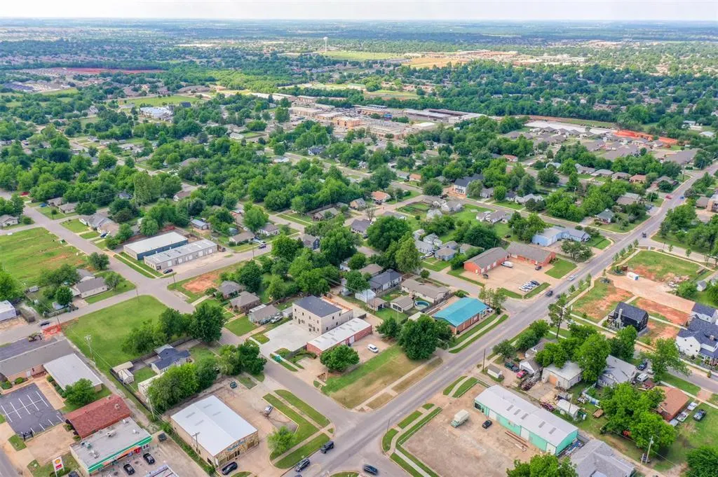 Photo 5 — 101 S Fretz Avenue, Edmond, OK 73003