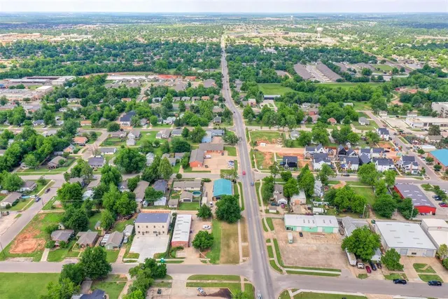 Photo 6 — 101 S Fretz Avenue, Edmond, OK 73003