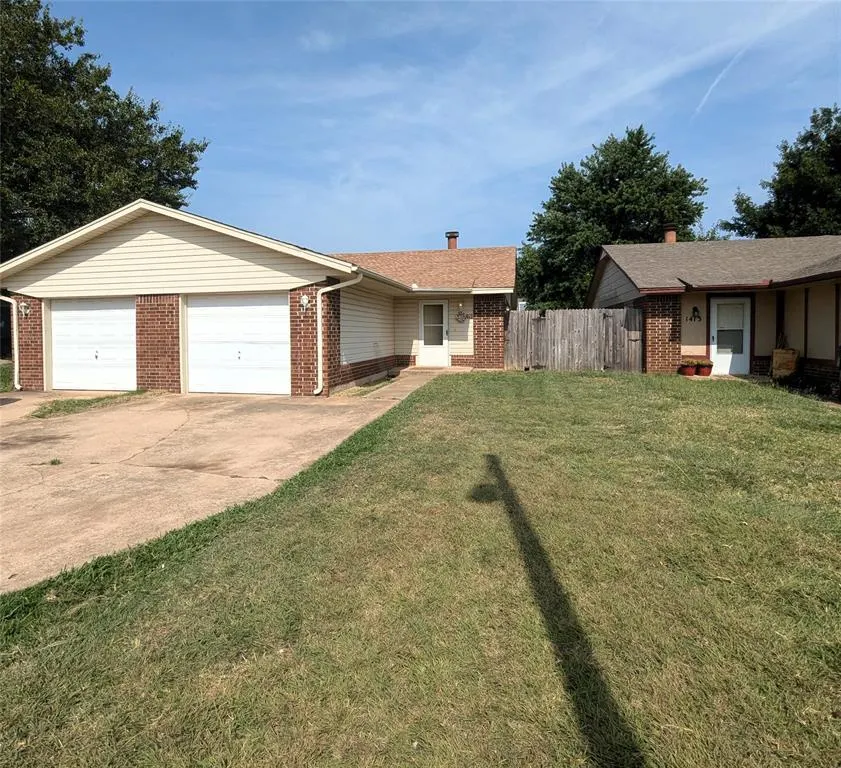 Photo 2 — 1411 Concord Drive 1411, Norman, OK 73071