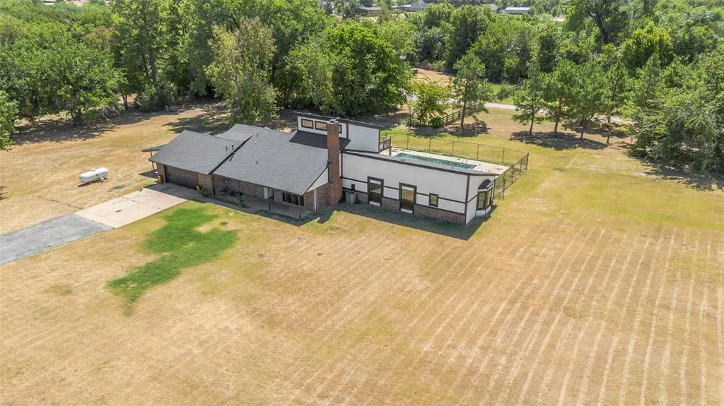 Photo 3 — 707 Cedar Springs Drive, Tuttle, OK 73089