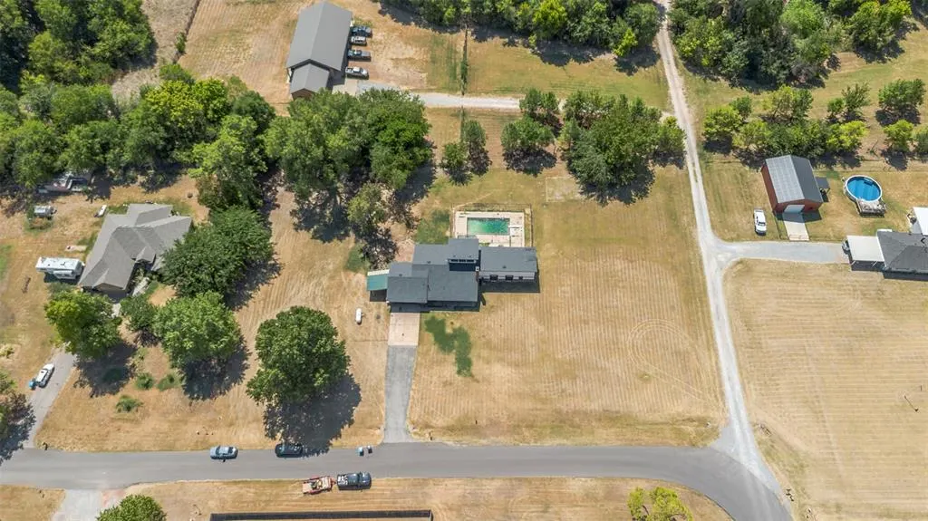 Photo 4 — 707 Cedar Springs Drive, Tuttle, OK 73089