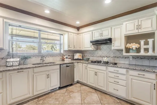 Photo 4 — 707 Cedar Springs Drive, Tuttle, OK 73089