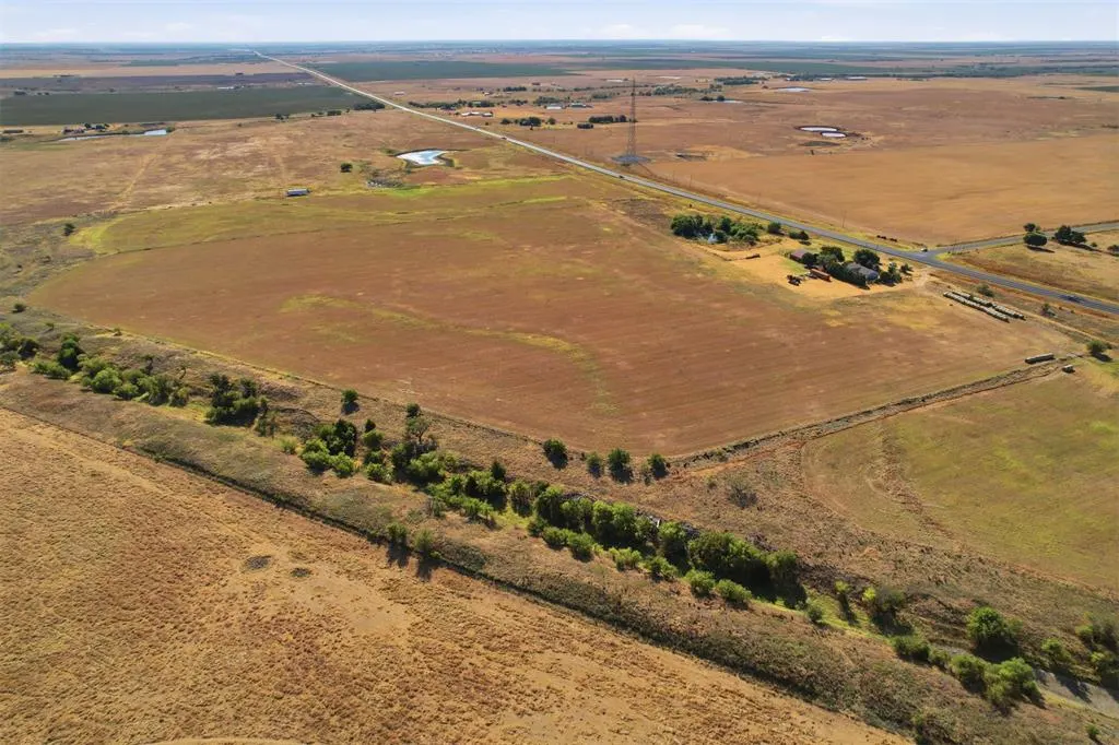 Photo 9 — 9110 SW Baseline Road, Faxon, OK 73540