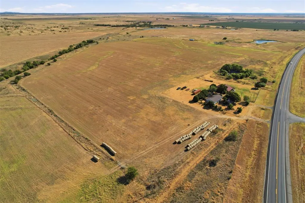 Photo 11 — 9110 SW Baseline Road, Faxon, OK 73540
