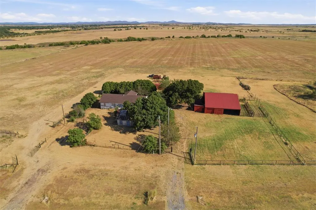 Photo 15 — 9110 SW Baseline Road, Faxon, OK 73540