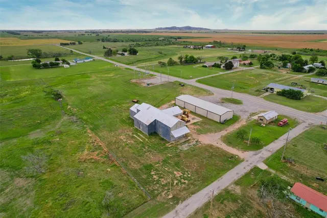 Photo 3 — 110 N Border Street, Willow, OK 73673