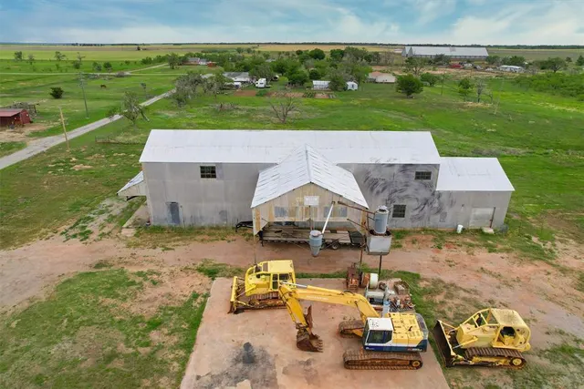 Photo 4 — 110 N Border Street, Willow, OK 73673