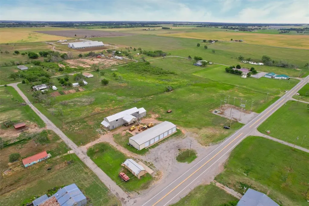 Photo 8 — 110 N Border Street, Willow, OK 73673