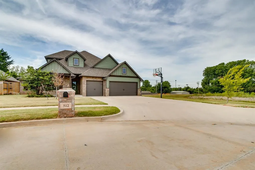 Photo 3 — 512 E Barajas Terrace, Mustang, OK 73064