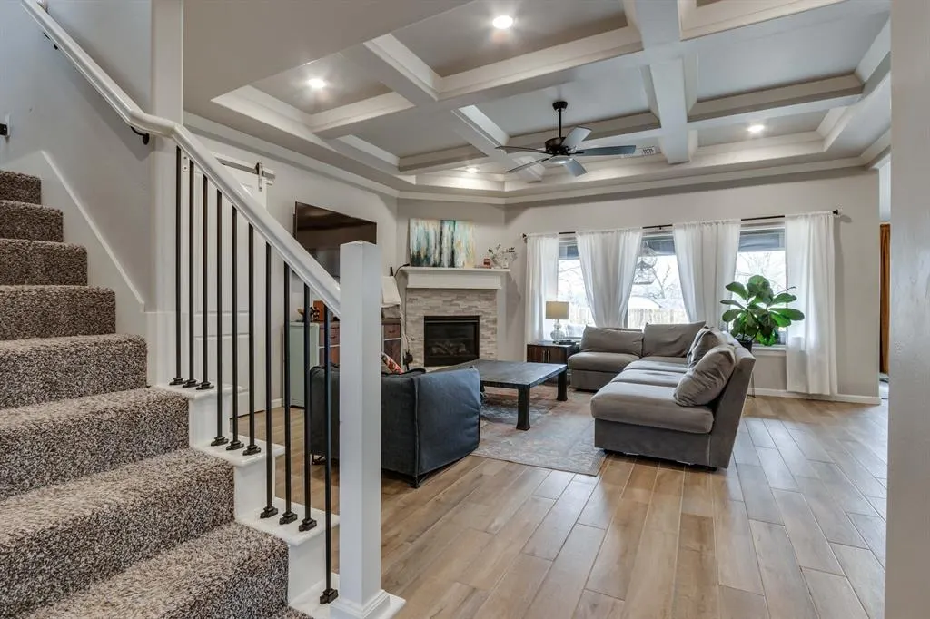 Photo 5 — 512 E Barajas Terrace, Mustang, OK 73064