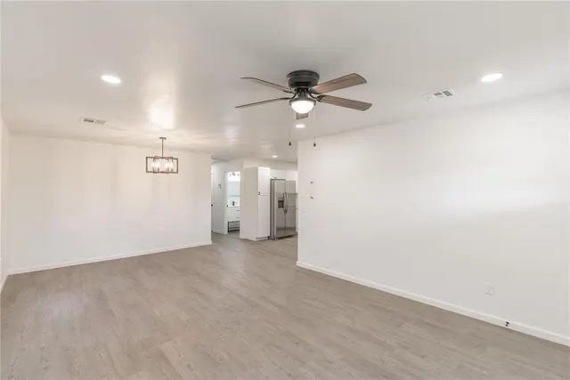 Photo 3 — 566 Parkhill Circle, Newcastle, OK 73065