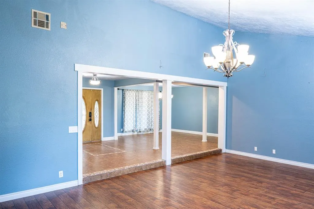 Photo 8 — 321 Grissom Drive, Elk City, OK 73644