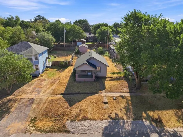 Photo 8 — 319 S 10th Street, Kingfisher, OK 73750