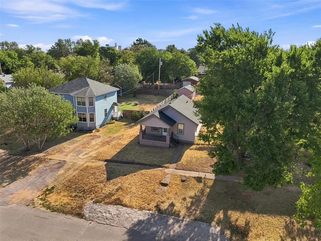 Photo 9 — 319 S 10th Street, Kingfisher, OK 73750