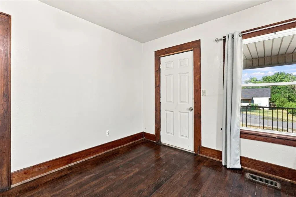 Photo 10 — 319 S 10th Street, Kingfisher, OK 73750