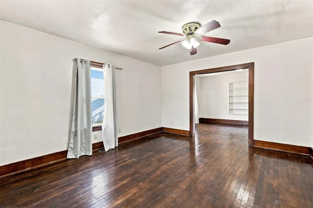 Photo 11 — 319 S 10th Street, Kingfisher, OK 73750