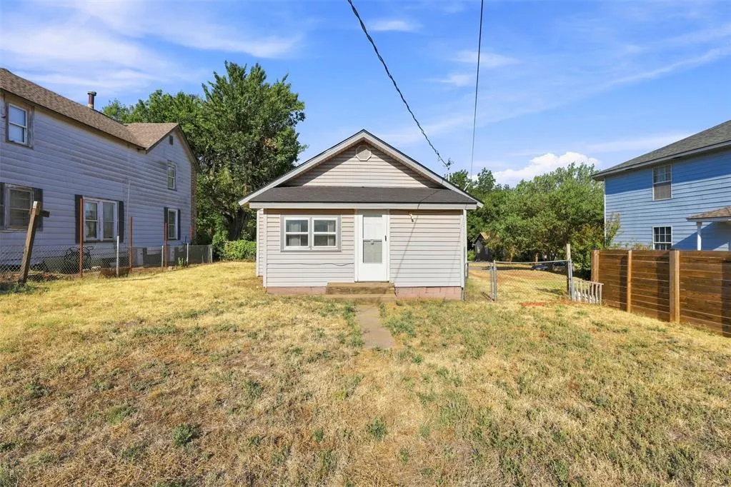 Photo 34 — 319 S 10th Street, Kingfisher, OK 73750