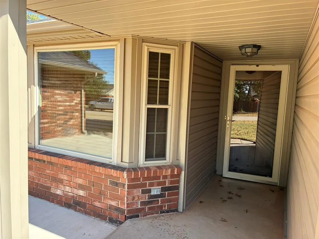 Photo 2 — 618 Hoehner Avenue, Okarche, OK 73762