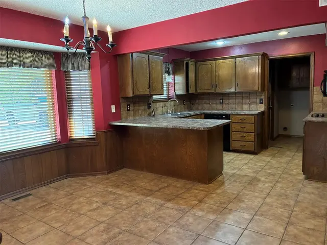 Photo 5 — 618 Hoehner Avenue, Okarche, OK 73762