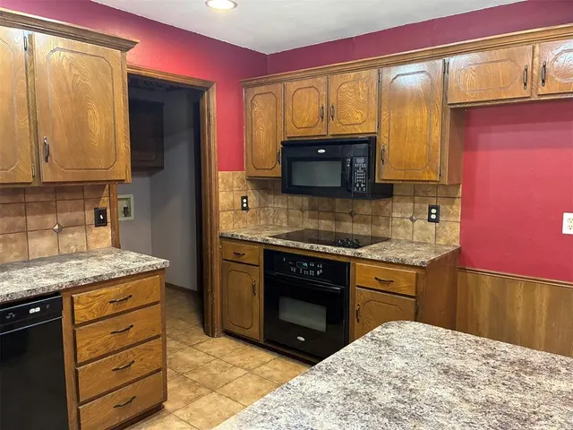 Photo 7 — 618 Hoehner Avenue, Okarche, OK 73762