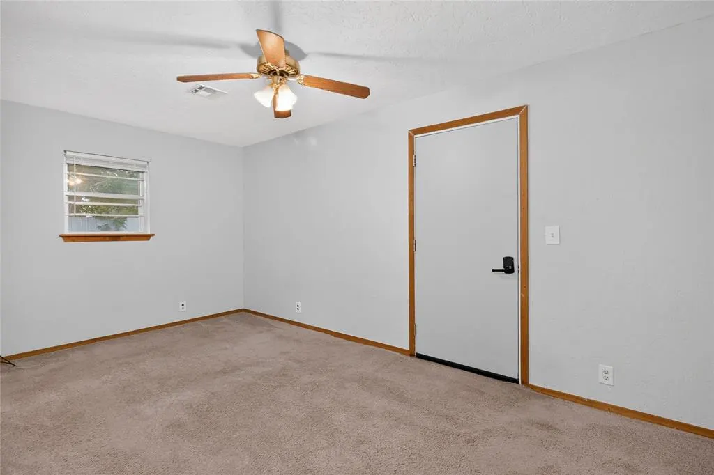 Photo 10 — 205 Oak Street, Elgin, OK 73538