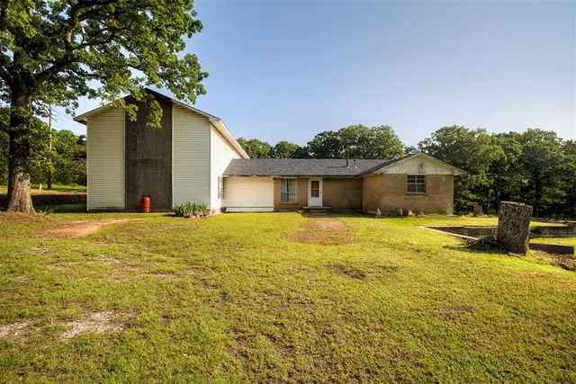 Photo 2 — 9595 Brangus Road, Meeker, OK 74855