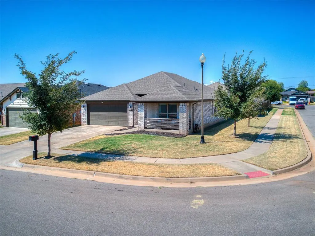 Front exterior — 469 Nest Circle, Yukon, OK 73099