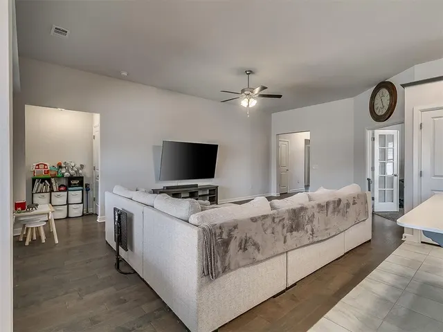 Photo 6 — 469 Nest Circle, Yukon, OK 73099